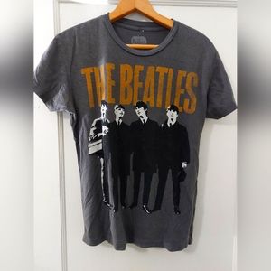 Authentic The Beatles Short Sleeve Cotton Tee Shirt. Size Small